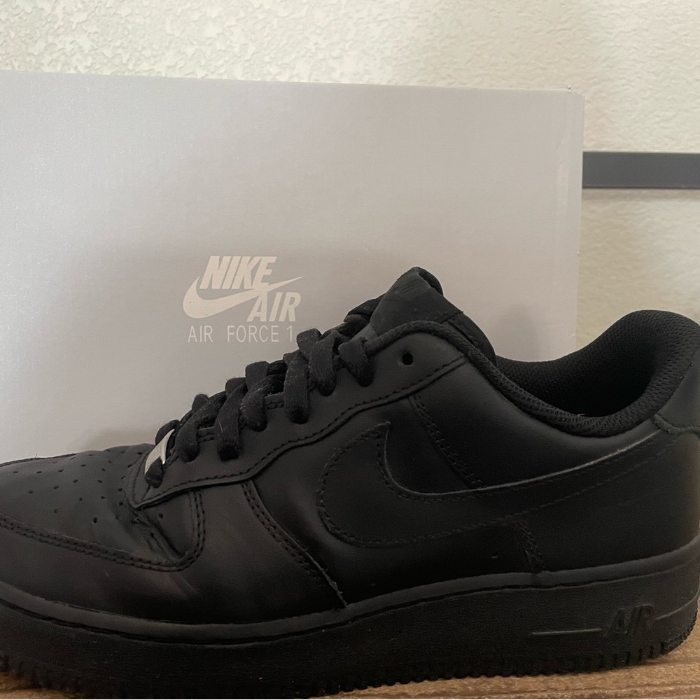 Men’s Black Air Force 1, size 9 Shoes